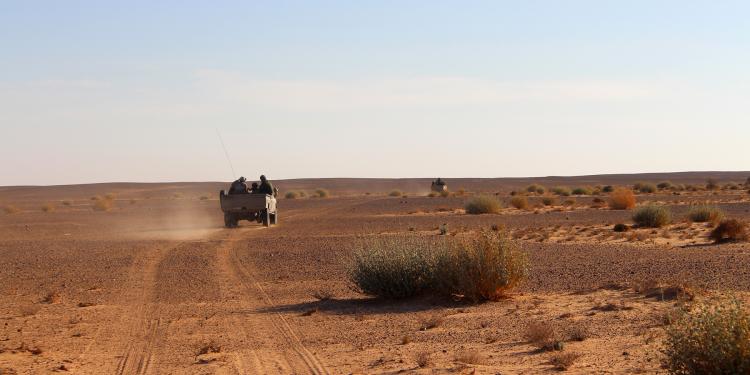Unitats sahrauís camí del front. Mahbes, territoris alliberats del Sàhara Occidental. 